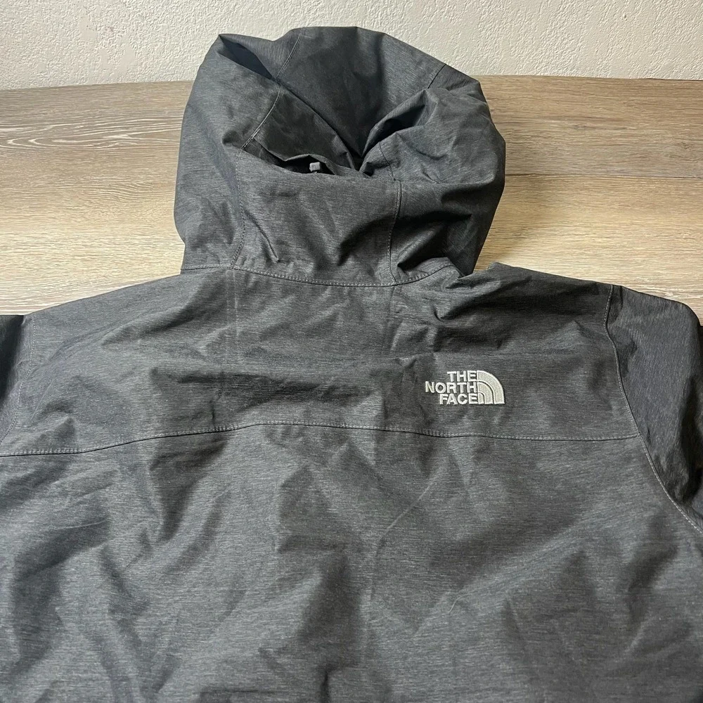 The North Face Rain Jacket Mens Small Grey DryVent Hooded Compass Shell NF0A3LH4